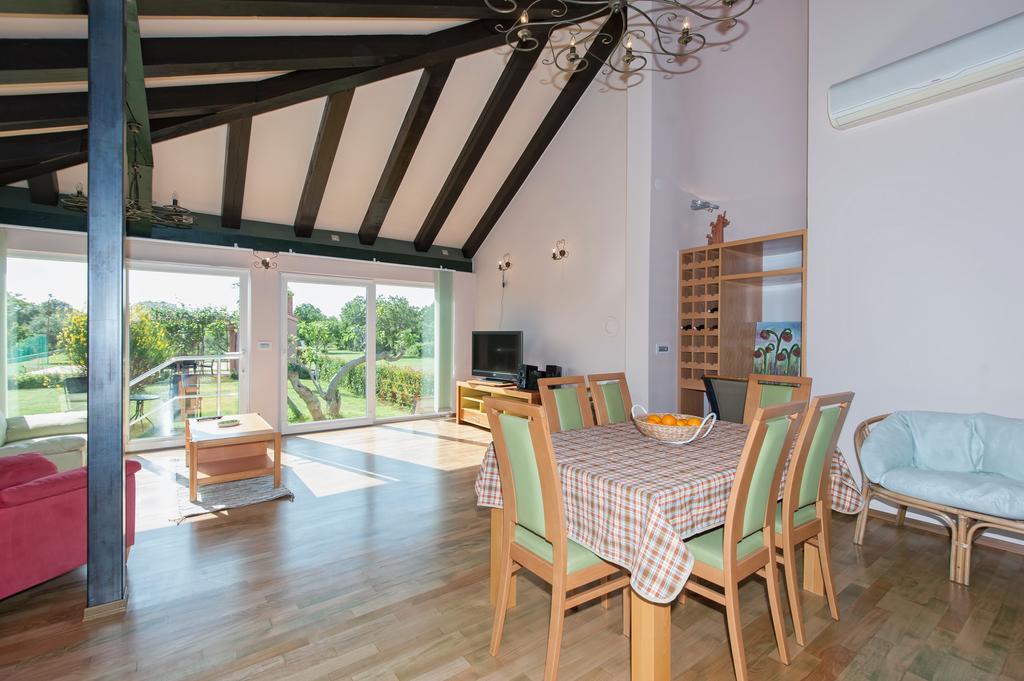 Holiday Home Frankie Paradise Затон Экстерьер фото